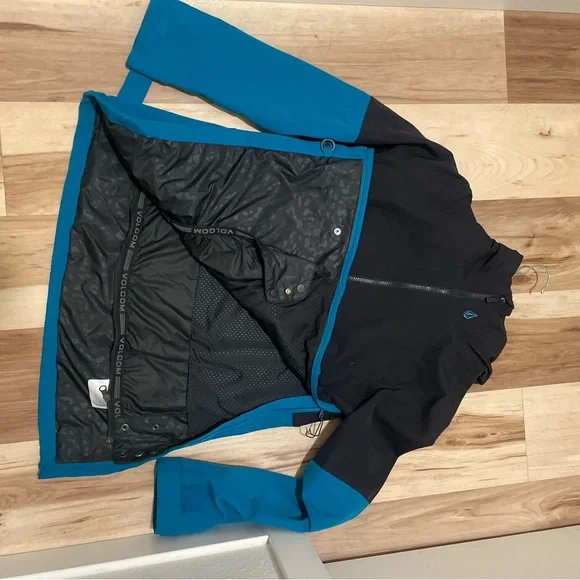 Volcom Teal and Black Jacket - Picture 2 of 6